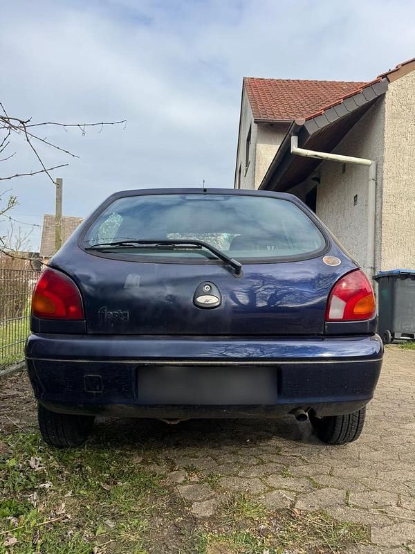 Second-hand Ford Fiesta 1999 Albastru Hatchback