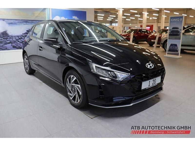 Neu Hyundai i20 Trend 90 PS (66 kW) 2025 Met (schwarz Limousine
