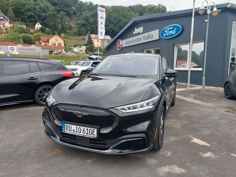 Iridiumschwarz metallic Gebraucht 2022 Ford Mustang Mach-E SUV | 44.990 € (Teuer) - Bild 1/4