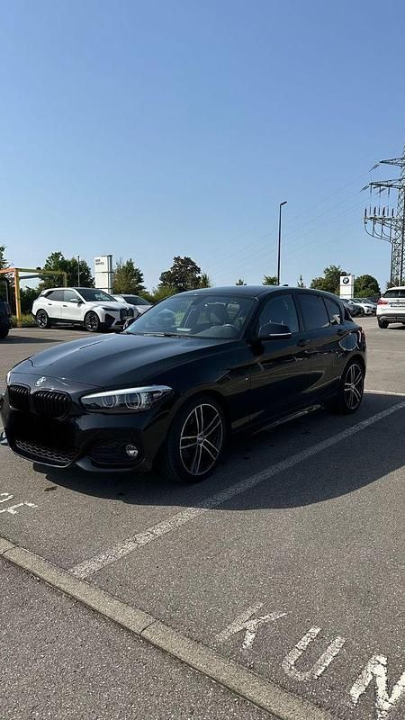 Schwarz Gebraucht 2018 BMW 120 M Sport Kleinwagen | 19.950 € (Fairer Preis) - Bild 1/4