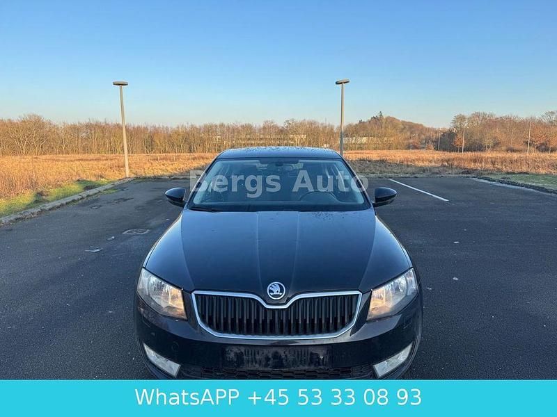 Gebraucht Skoda Octavia Elegance 140 PS (102 kW) 2015 Schwarz Kleinwagen