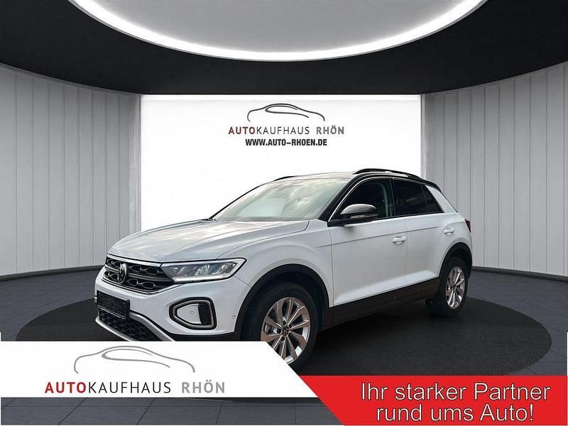 Pure white Gebraucht 2025 VW T-Roc Life SUV | 29.990 € (Superpreis) - Bild 1/3