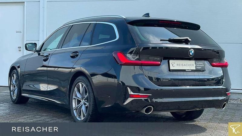 Gebraucht BMW 330 Efficient Dynamics 258 PS (189 kW) 2022 Saphirschwarz metallic Kombi