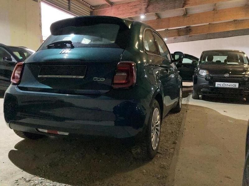 Second-hand Fiat 500e 86 kW (118 CP) 2023 Verde Berlinǎ