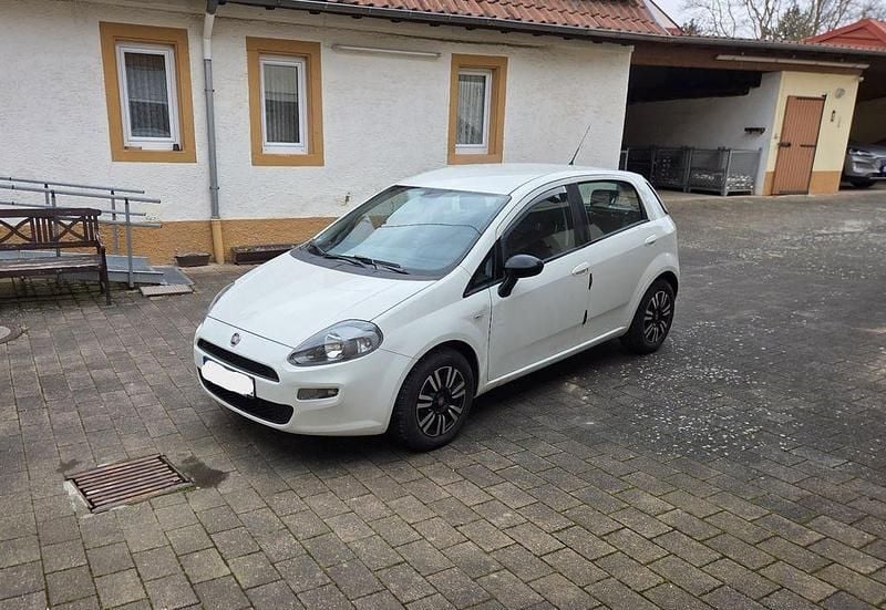 Gebraucht Fiat Punto 86 PS (63 kW) 2012 Weiß Kleinwagen