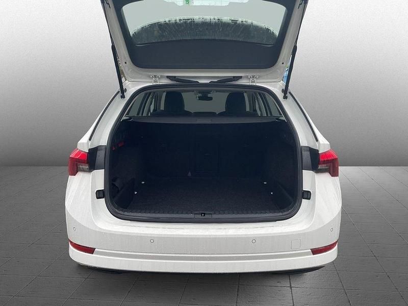 Gebraucht Skoda Octavia Ambition 116 PS (85 kW) 2022 Weiß Kombi