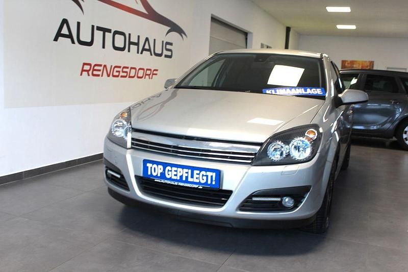 Gebraucht Opel Astra Edition 105 PS (77 kW) 2007 Pannacotta m2 Limousine