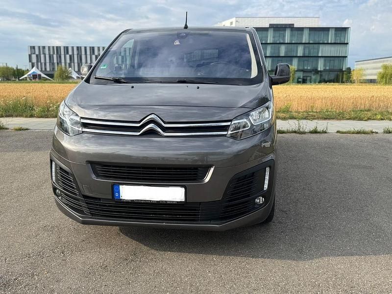 Gris platinium Gebraucht 2017 Citroën Spacetourer Feel Van | 18.500 € (Fairer Preis) - Bild 1/4
