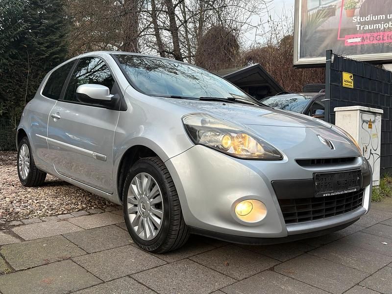 Gebraucht Renault Clio III 75 PS (55 kW) 2010 Silber Kleinwagen
