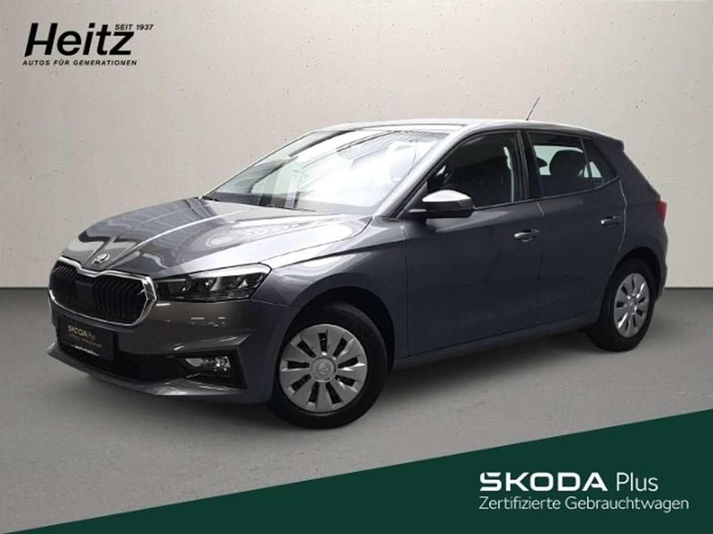 Graphitegrau metallic Gebraucht 2024 Skoda Fabia Essence Kleinwagen | 17.290 € (Guter Preis) - Bild 1/4