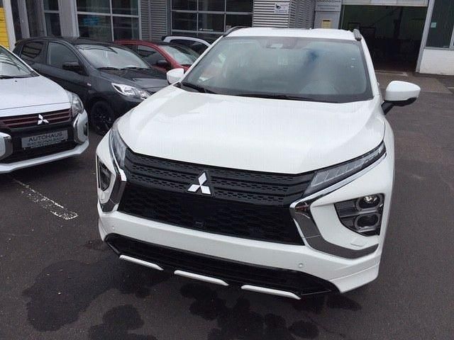 Gebraucht Mitsubishi Eclipse Cross Plus 188 PS (138 kW) 2024 Weiß SUV