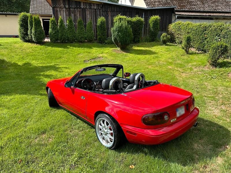 Gebraucht Mazda MX5 116 PS (85 kW) 1990 Rot Cabrio