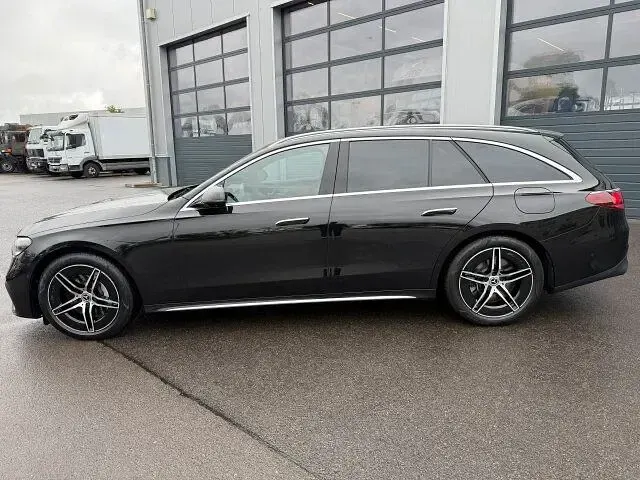 Gebraucht Mercedes E300 AMG 313 PS (230 kW) 2025 Obsidianschwarz Kombi