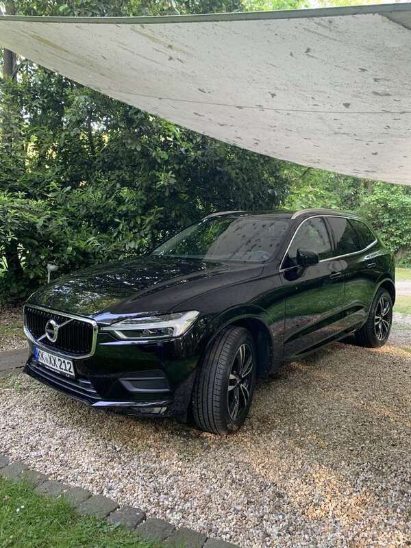 Schwarz Gebraucht 2018 Volvo XC60 Momentum SUV | 25.900 € - Bild 1/3
