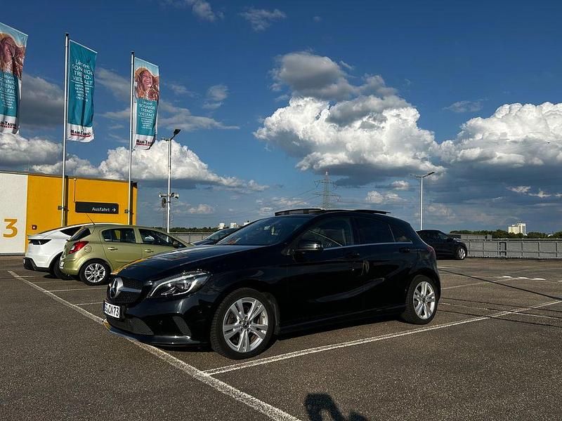 Gebraucht Mercedes A220 Urban 177 PS (130 kW) 2017 Schwarz Limousine
