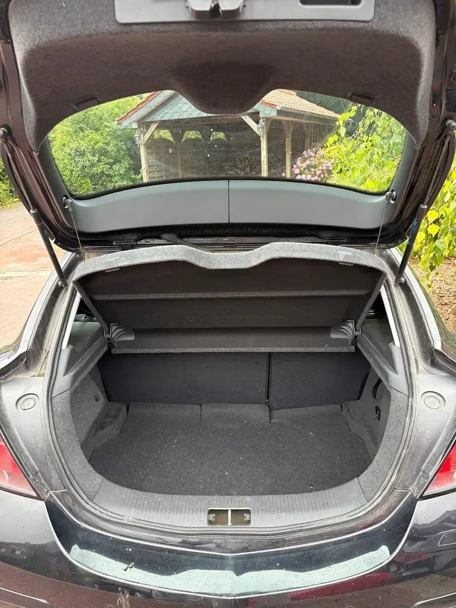 Gebraucht Opel Astra GTC 90 PS (66 kW) 2008 Schwarz Coupé