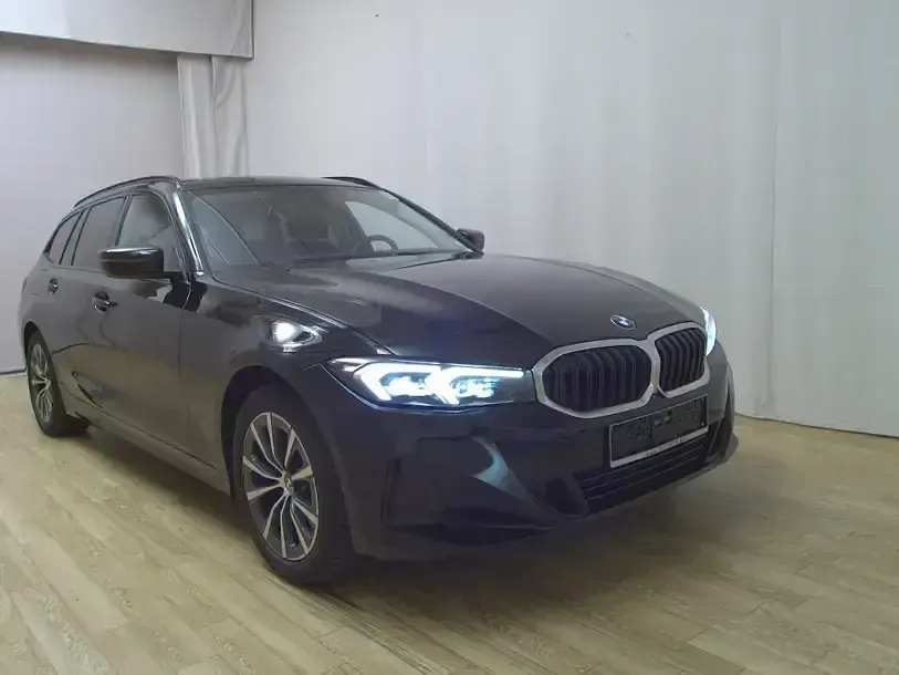 Używany BMW 320 Shadowline 190 KM (139 kW) 2023 Czarny Kombi