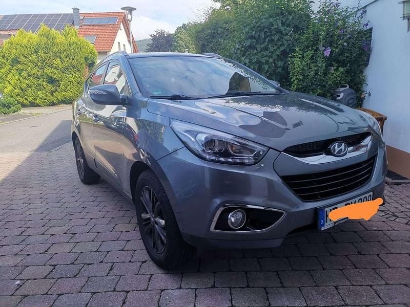 Grau Gebraucht 2014 Hyundai ix35 Edition SUV | 8.480 € (Guter Preis) - Bild 1/4