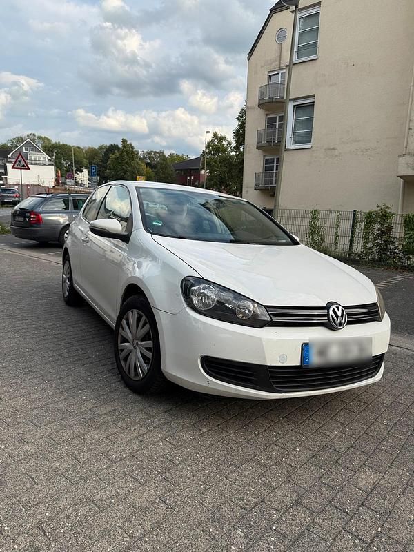 Weiß Gebraucht 2009 VW Golf VI Kleinwagen | 3.300 € (Guter Preis) - Bild 1/4