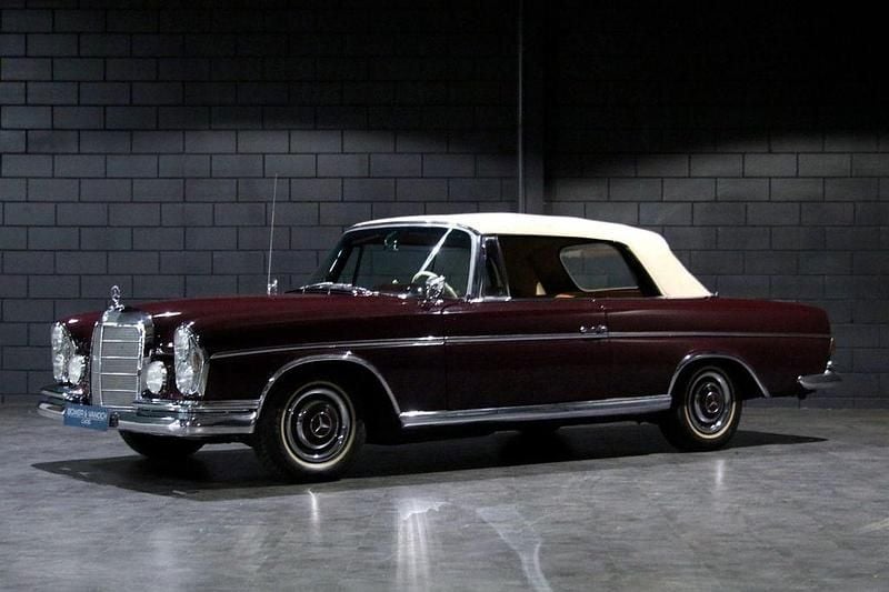 Rot Gebraucht 1962 Mercedes 300 SE Cabrio | 199.500 € - Bild 1/4