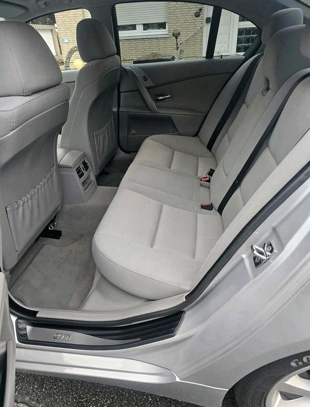 Gebraucht BMW 520 170 PS (125 kW) 2004 Silber Limousine