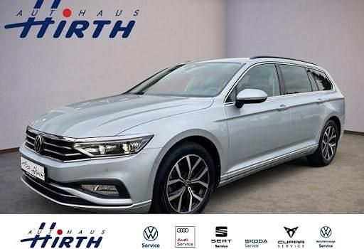 Gebraucht VW Passat Business 150 PS (110 kW) 2023 Silber metallic Kombi