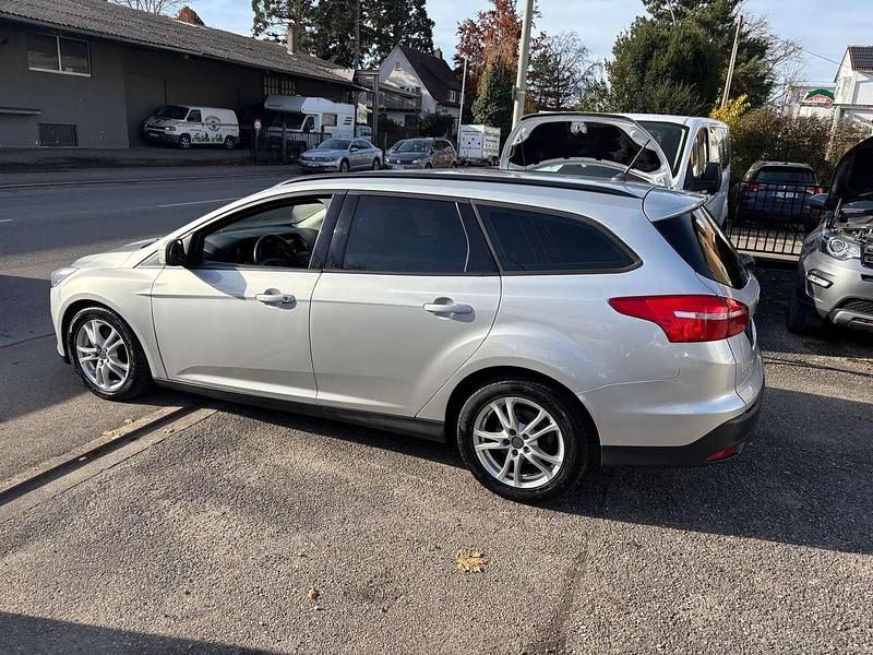 Gebraucht Ford Focus Business Edition 120 PS (88 kW) 2018 Polarsilber metallic Kombi