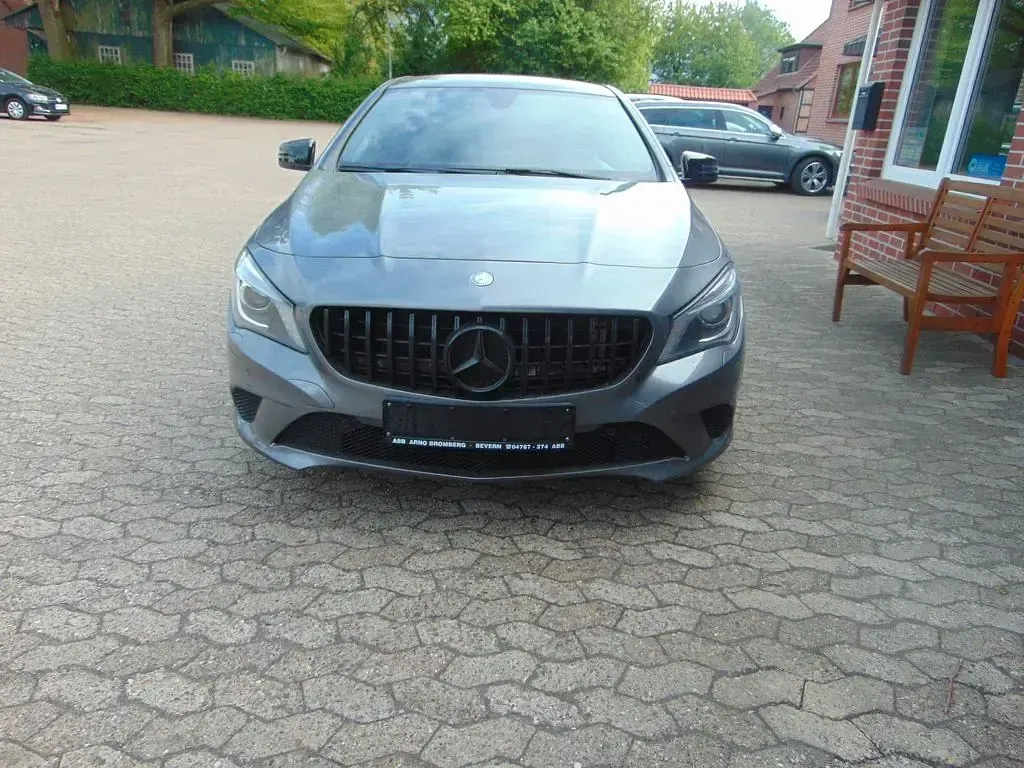 Gebraucht Mercedes CLA180 122 PS (89 kW) 2016 Mountaingrau Limousine