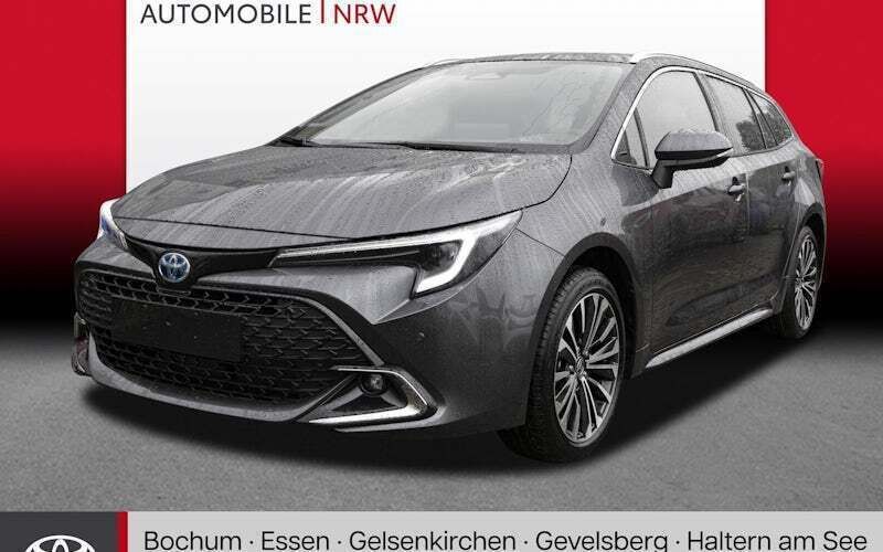 Shimmering silver metallic Neu 2024 Toyota Corolla Team Kombi | 31.789 € - Bild 1/4