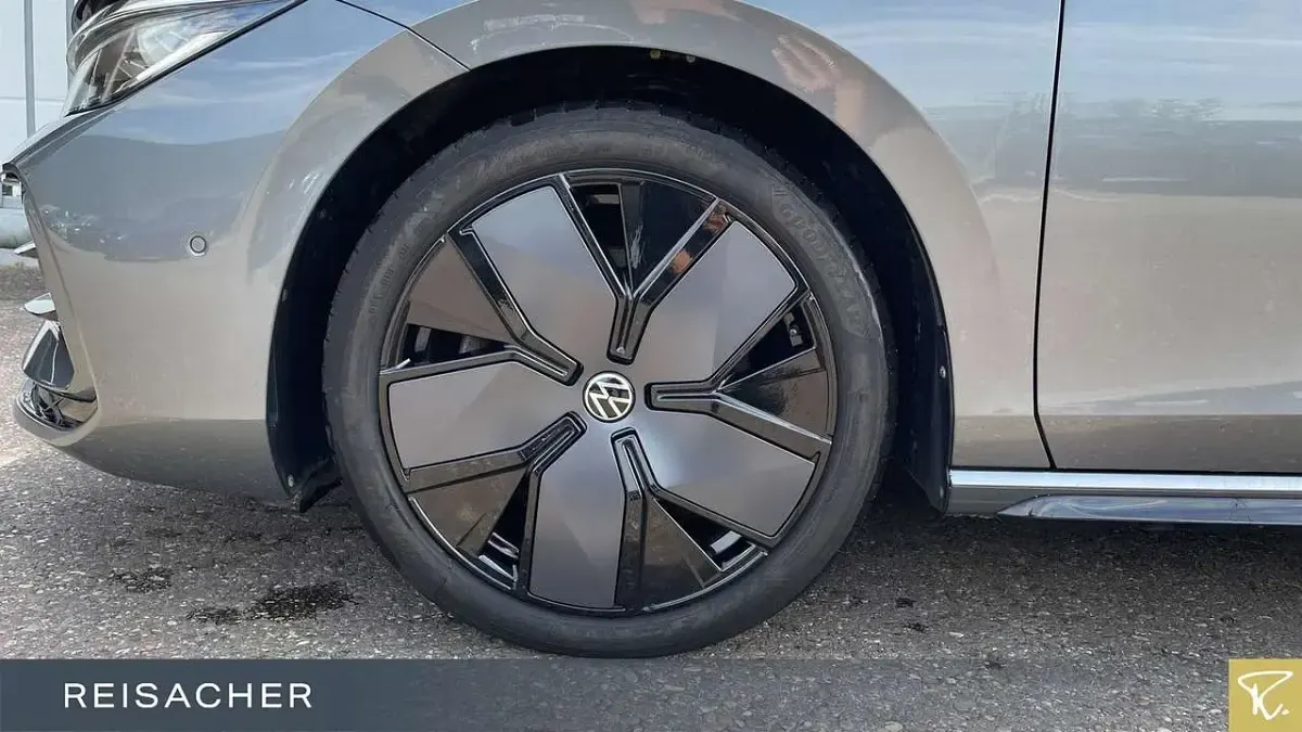 Gebraucht VW Passat IQ Drive 193 PS (141 kW) 2024 Diabase gray metallic Kombi