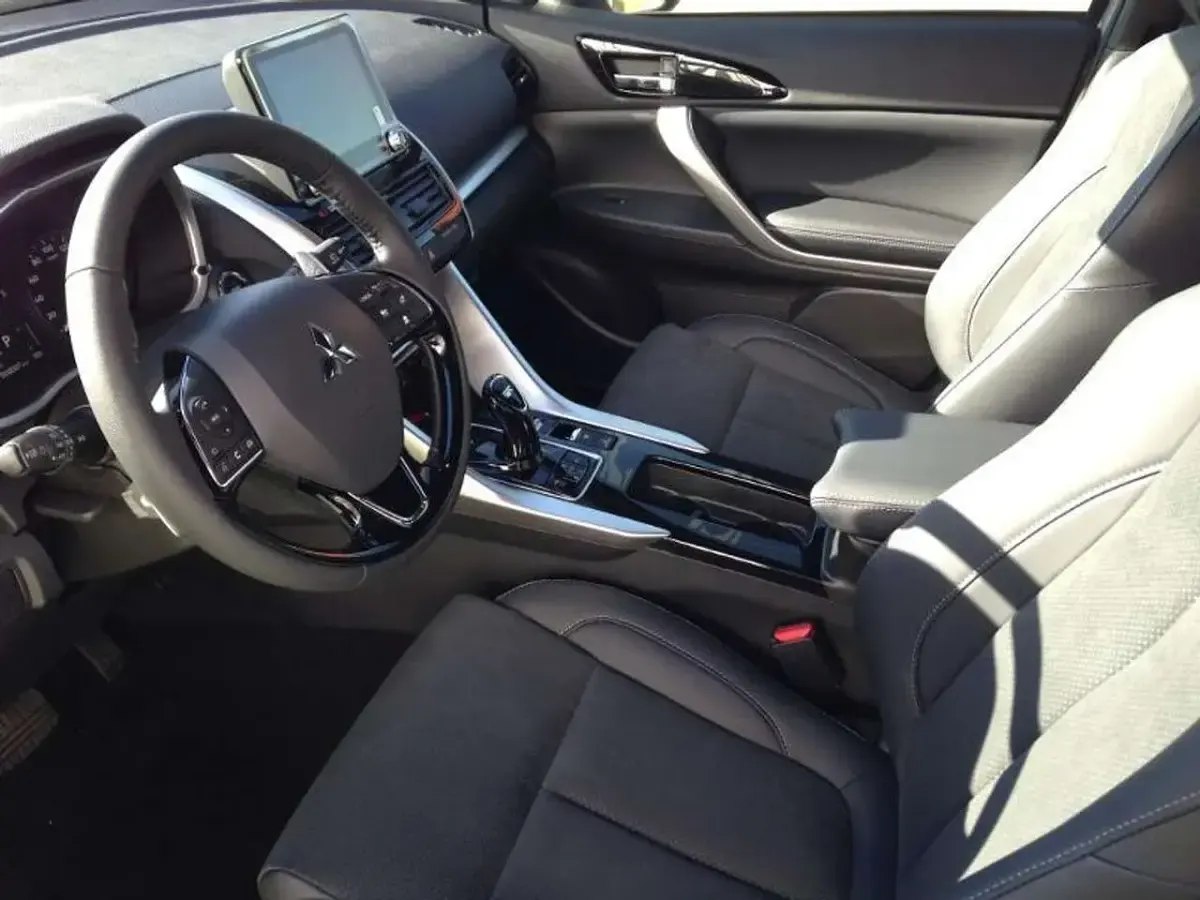 Neu Mitsubishi Eclipse Cross Select 188 PS (138 kW) 2025 Sterlingsilber SUV