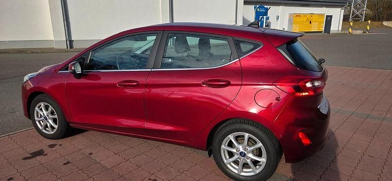 Gebraucht Ford Fiesta Titanium 101 PS (74 kW) 2019 Rot Kleinwagen