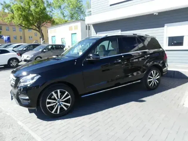Gebraucht Mercedes GLE350 306 PS (225 kW) 2016 Schwarz SUV