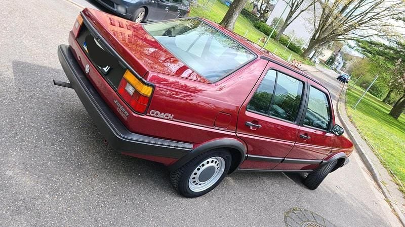 Second-hand VW Jetta 72 CP (52 kW) 1988 Roșu Berlinǎ
