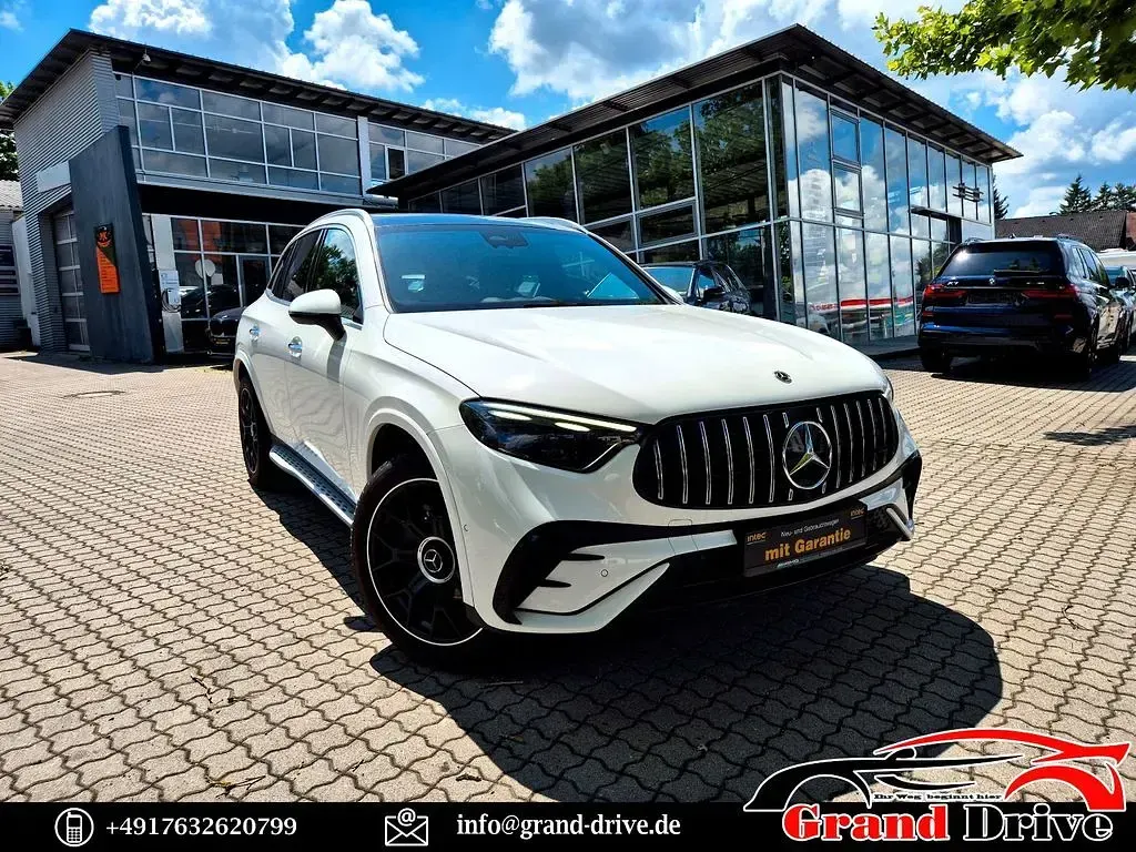 Gebraucht Mercedes GLC300 AMG 258 PS (189 kW) 2025 Weiß SUV