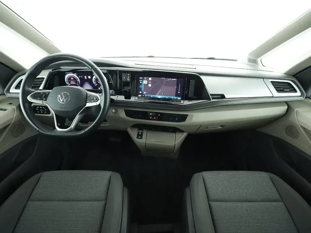 Gebraucht VW Multivan 150 PS (110 kW) 2024 Grau Van / Kleinbus