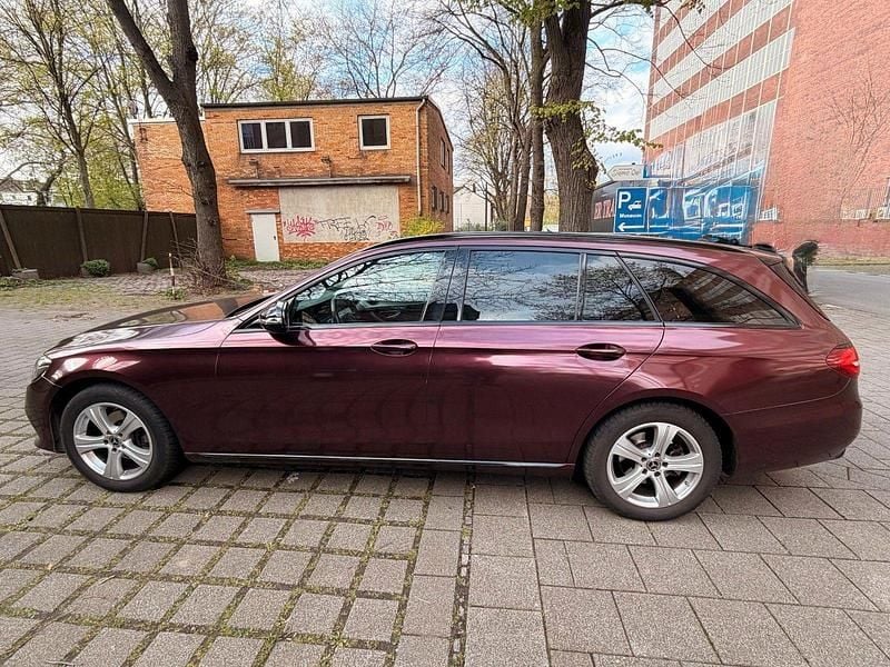 Gebraucht Mercedes E220 194 PS (142 kW) 2018 Kombi