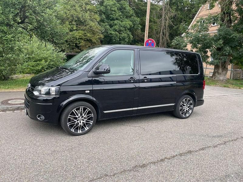 Schwarz Gebraucht 2015 VW T5 Van | 23.500 € (Etwas zu teuer) - Bild 1/4
