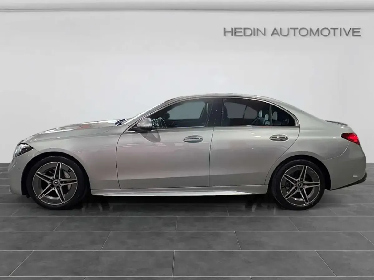 Gebraucht Mercedes C300 AMG 265 PS (194 kW) 2025 Silber Limousine