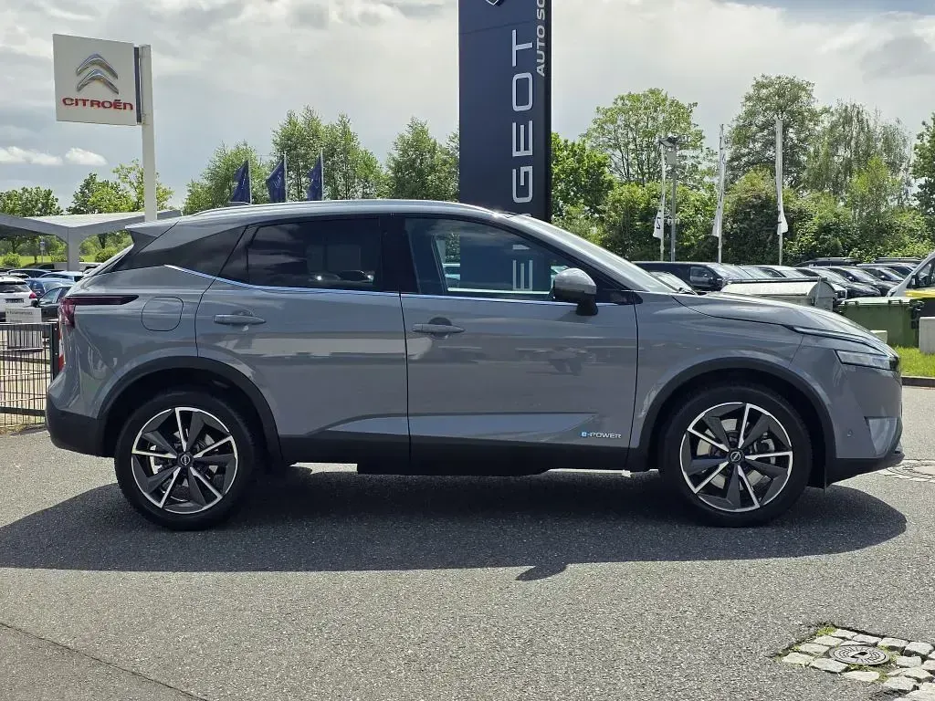 Gebraucht Nissan Qashqai Tekna 158 PS (116 kW) 2024 Grau SUV