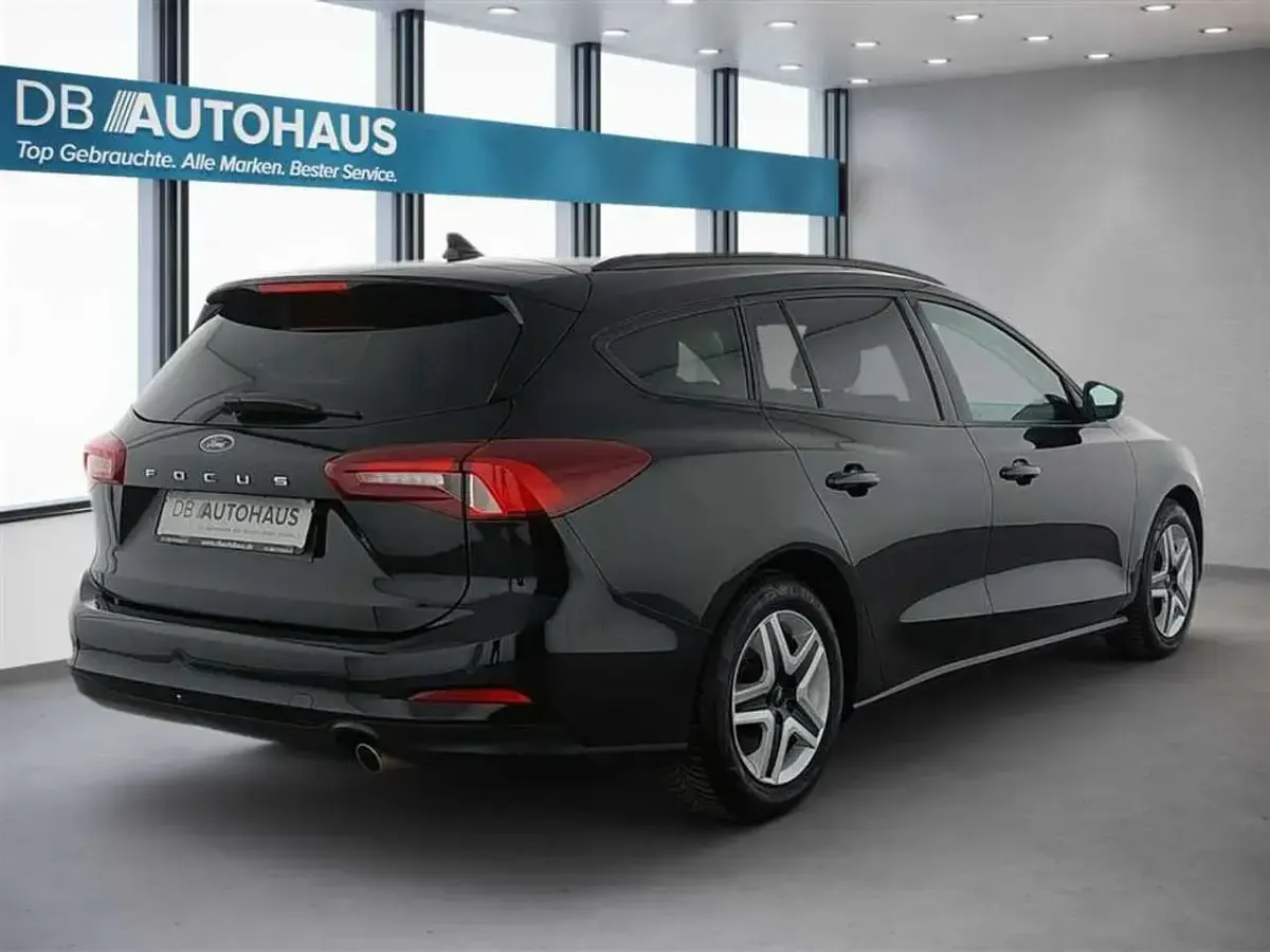 Occasion Ford Focus Cool & Connect 120 ch (88 kW) 2022 Noir Break