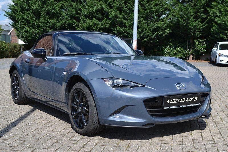 Grau Gebraucht 2022 Mazda MX5 Ad'Vantage Cabrio | 24.450 € (Fairer Preis) - Bild 1/4