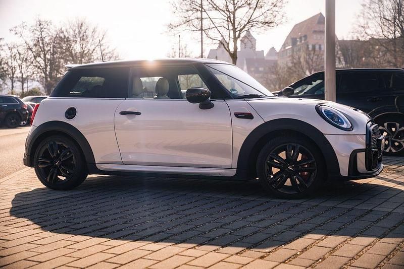 Gebraucht Mini John Cooper Works 231 PS (169 kW) 2022 Weiß Kleinwagen
