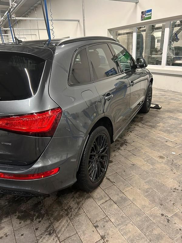 Usado Audi Q5 S-Line 190 HP (139 kW) 2017 Cinzento SUV