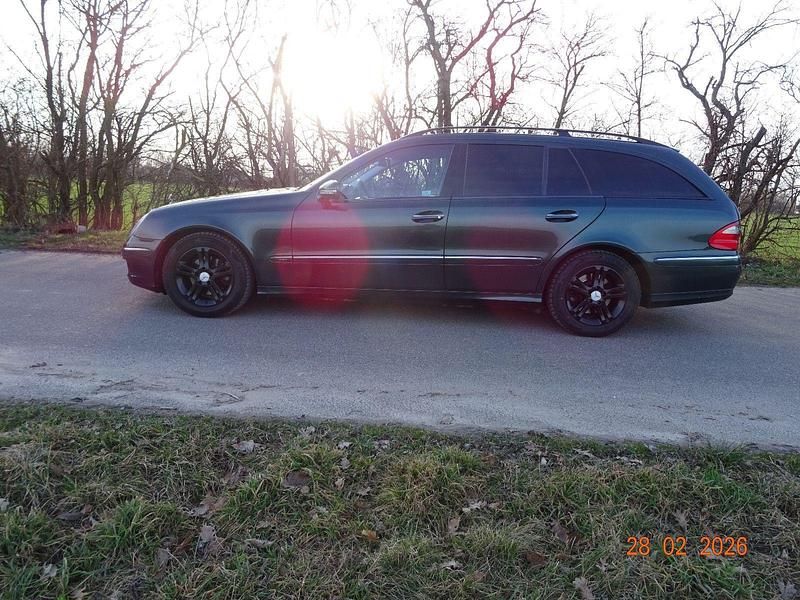 Gebraucht Mercedes E220 Avantgarde 170 PS (125 kW) 2006 Grün Kombi