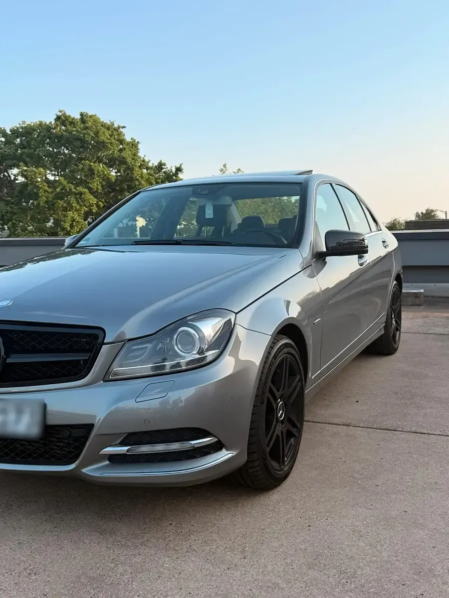 Gebraucht Mercedes C250 204 PS (150 kW) 2011 Grau Limousine