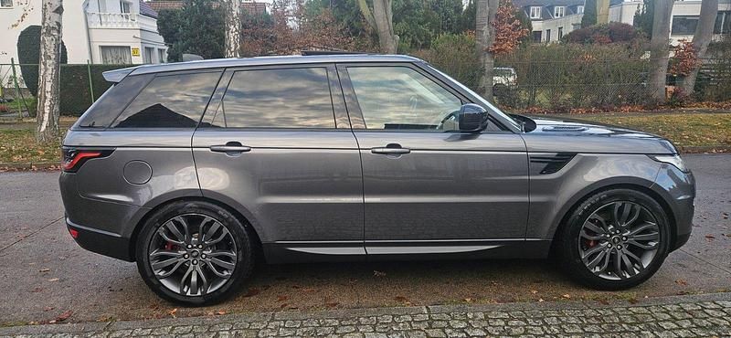 Grau Gebraucht 2017 Land Rover Range Rover Sport SUV | 27.900 € - Bild 1/4