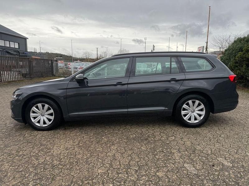 Gebraucht VW Passat 120 PS (88 kW) 2020 Grau Kombi