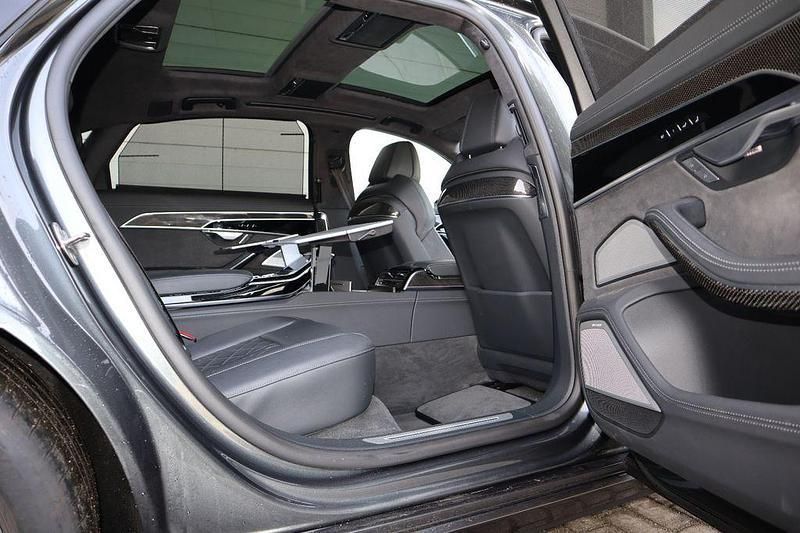 Grau Gebraucht 2024 Audi A8L Exclusive Limousine | 79.000 € (Superpreis) - Bild 1/4