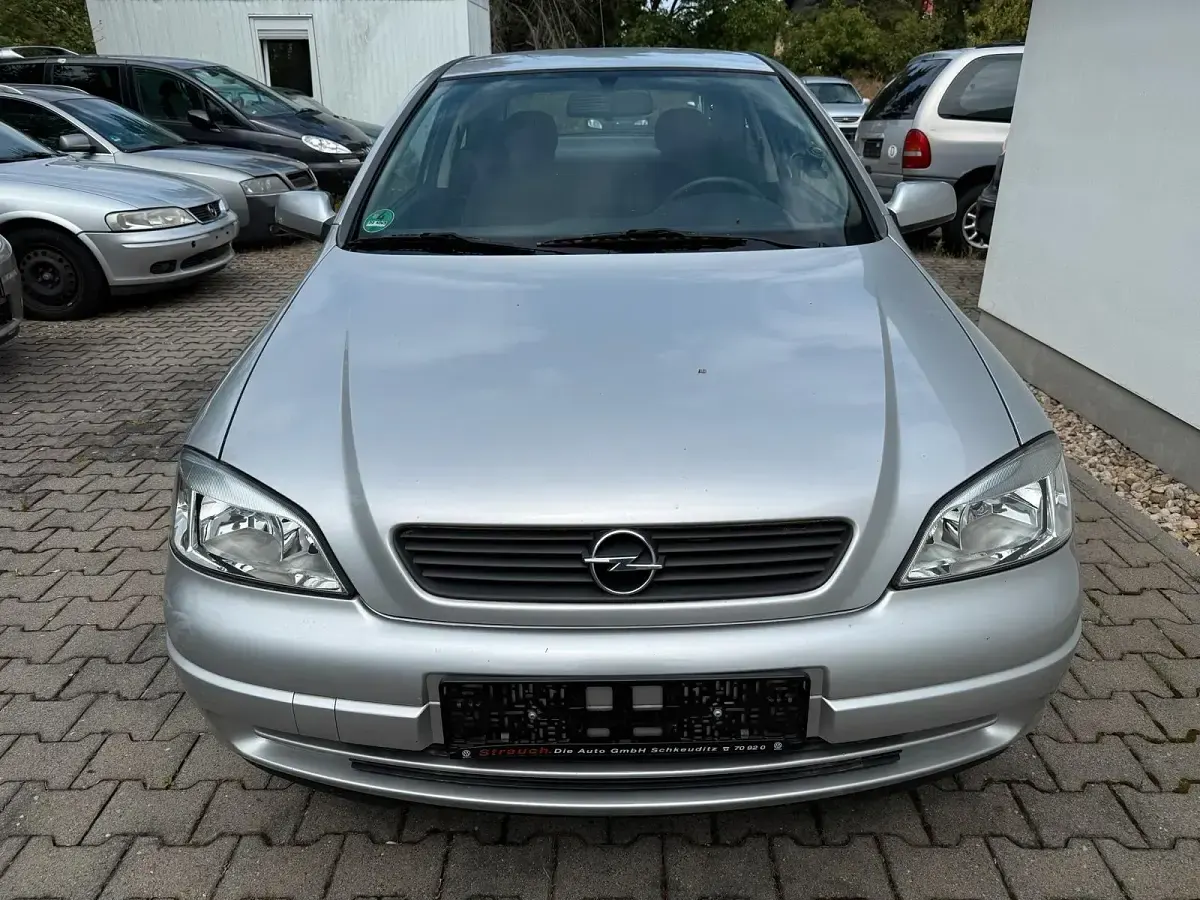 Gebraucht Opel Astra 100 PS (73 kW) 2000 Silber Limousine